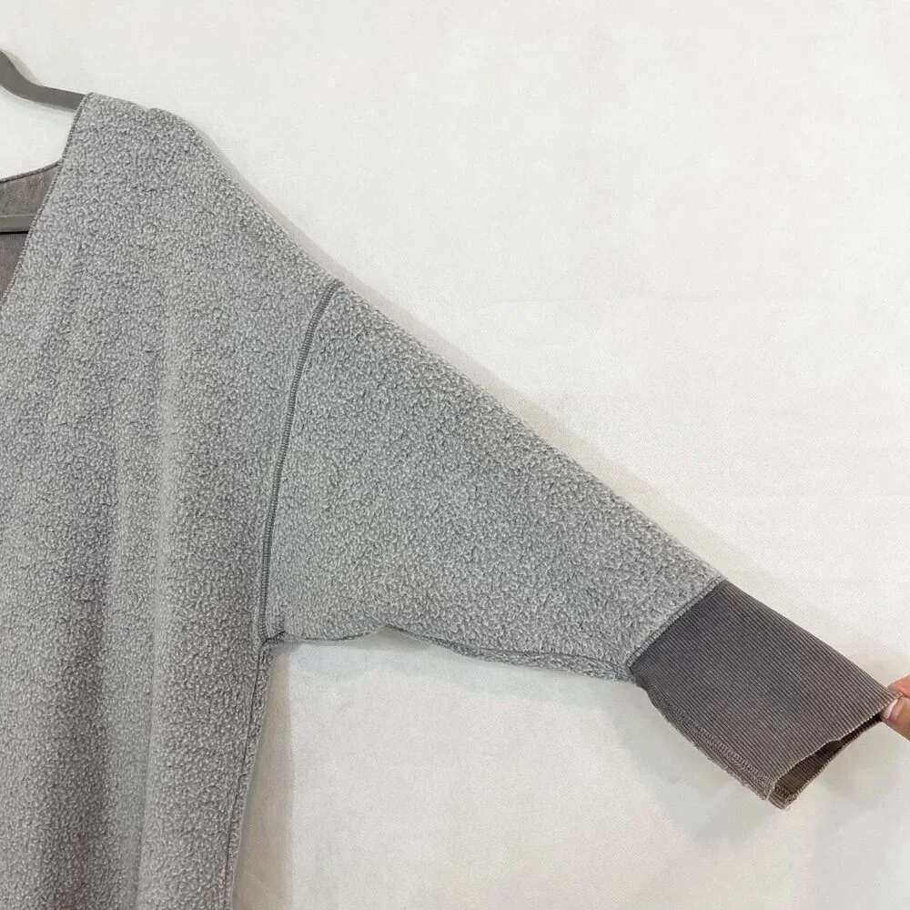 pullover neck